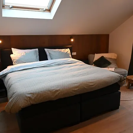 Cetti's - Met Prive Sauna Bed & Breakfast 3*