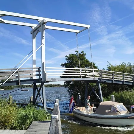 Cetti's - Met Prive Sauna Bed & Breakfast 3*