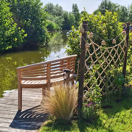 Cetti's - Met Prive Sauna Bed & Breakfast 3*