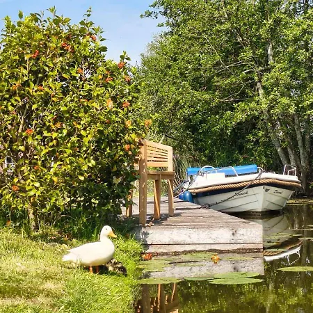 Cetti's - Met Prive Sauna Bed & Breakfast 3*