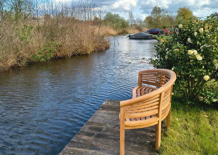 Cetti's - Met Prive Sauna Bed and Breakfast 3*