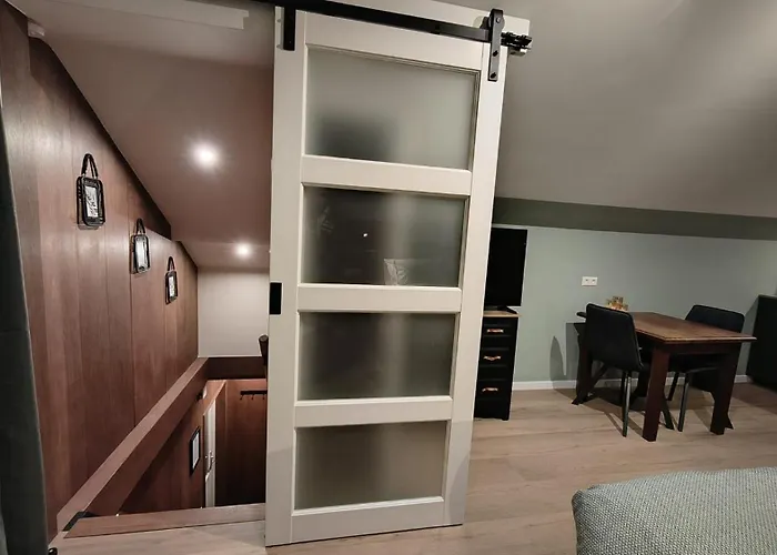 Cetti's - Met Prive Sauna 3*